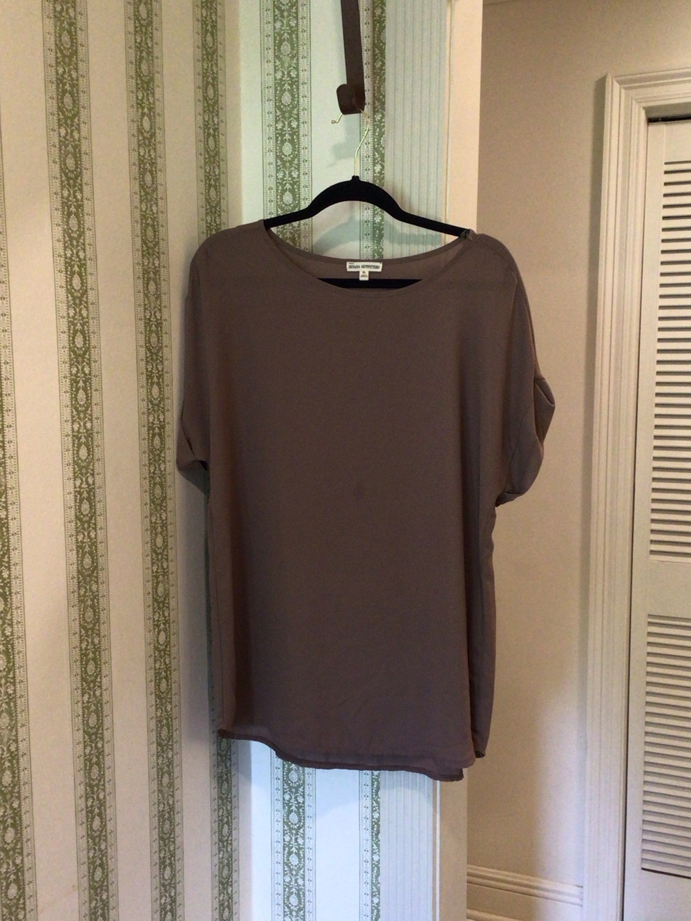 Zenana Outfitters Taupe Short-Sleeve Tunic